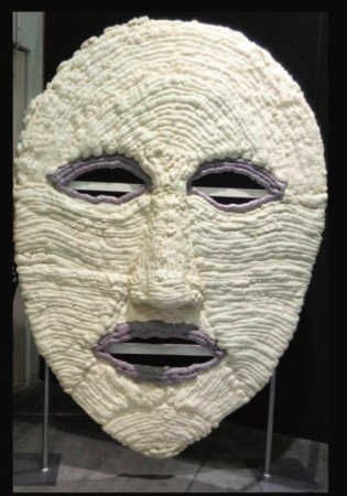 LA GRANDE MASCHERA cm 225 x 60x 30 